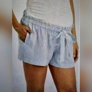 #504 Ingrid and Isabel Maternity shorts tie-front pull up